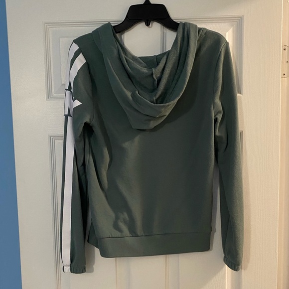 2 VICTORIA SECRET PINK HOODIES!🤩 - Picture 9 of 17